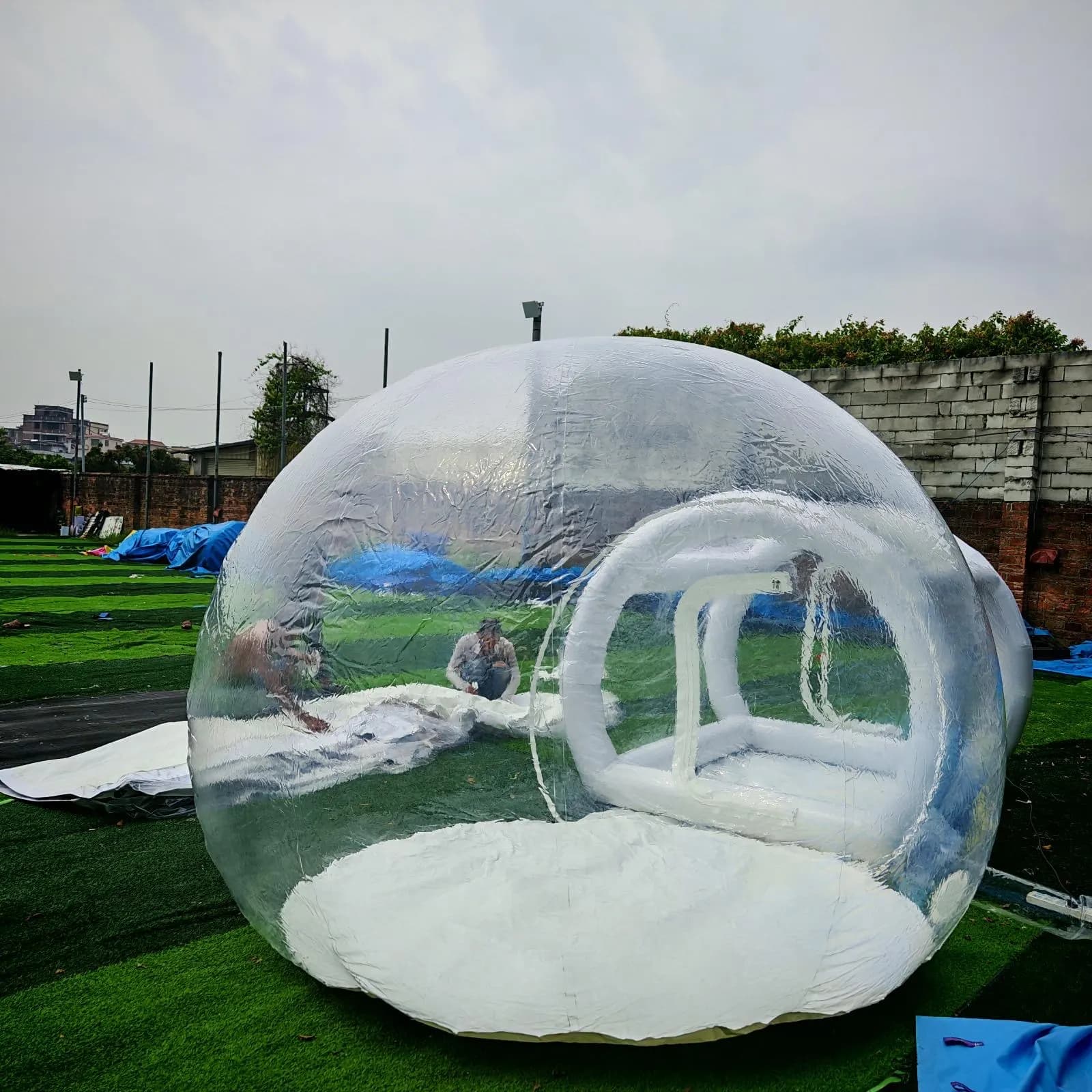 Balloon Bubble Houses - 30a3b462-d363-46e0-94cc-a354666aa570
