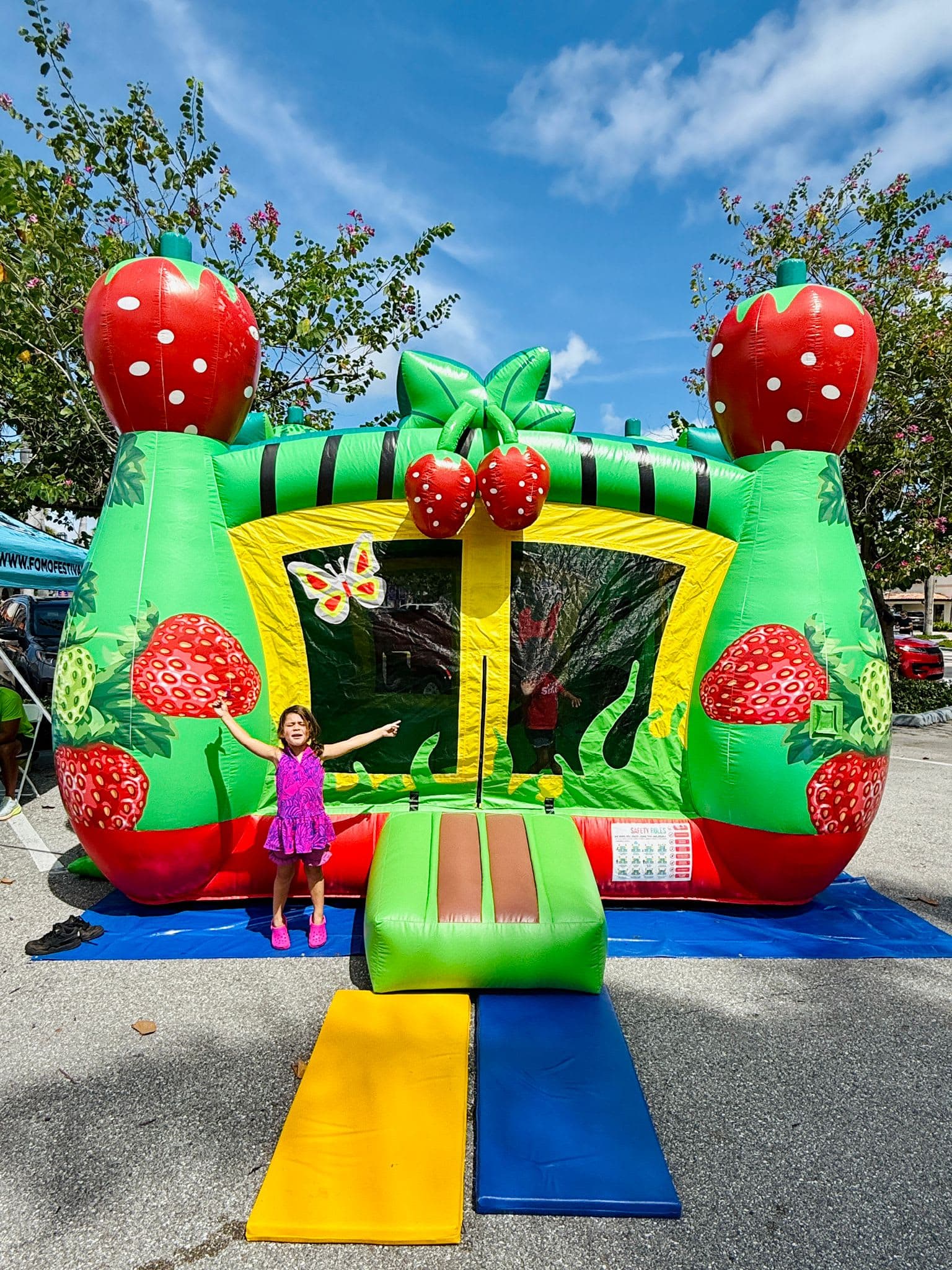 Berry Bounce w kid pavement